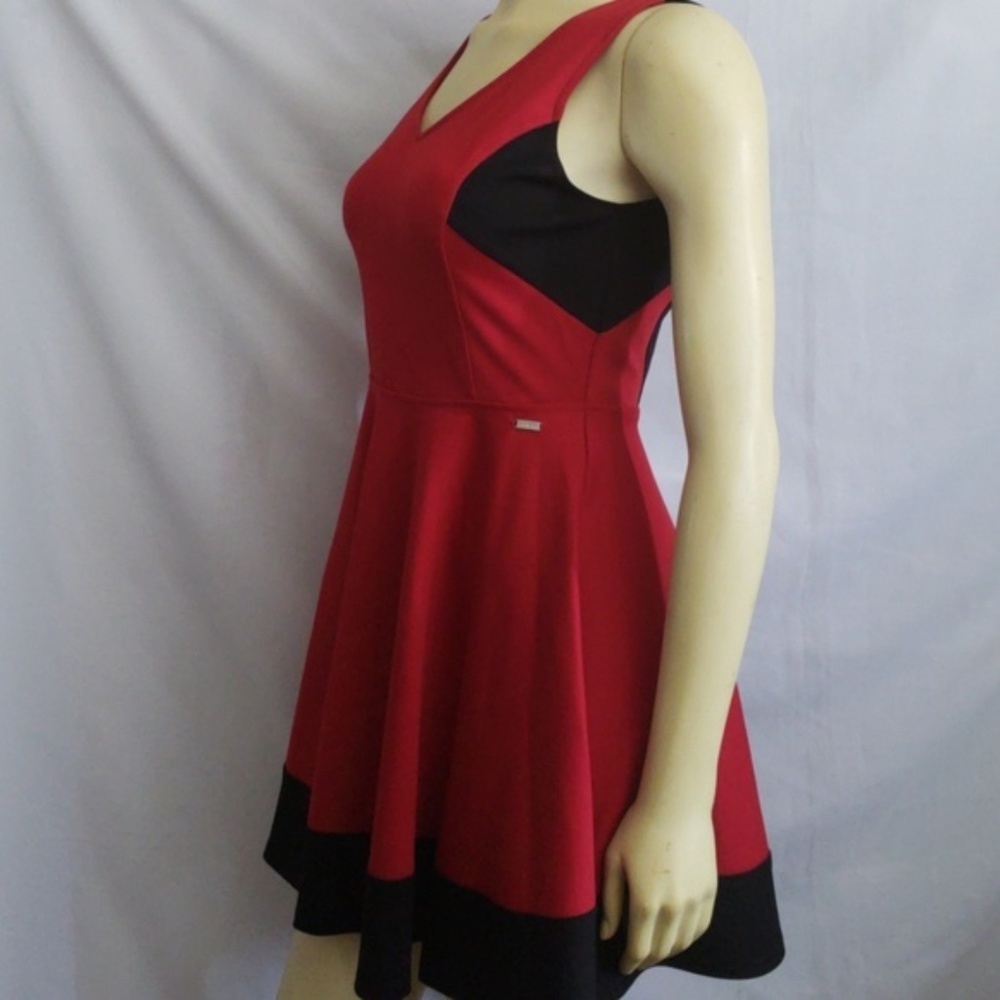 New GUESS RED AND BLACK V NECK DRESS SZ S - Picture 2 of 6
